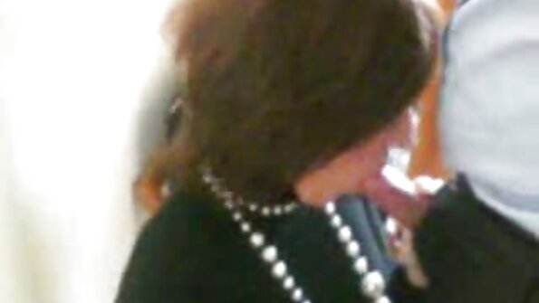 Bang cu pasarica sexi o fată frumoasă.