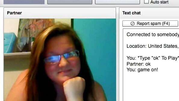 Are futai intre batrani o fată în vaginul actual.