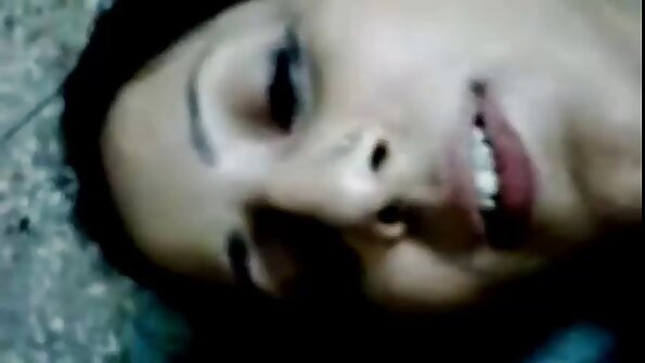 Bodyguardul s-a limbi în cur culcat cu fiica angajatorului său.