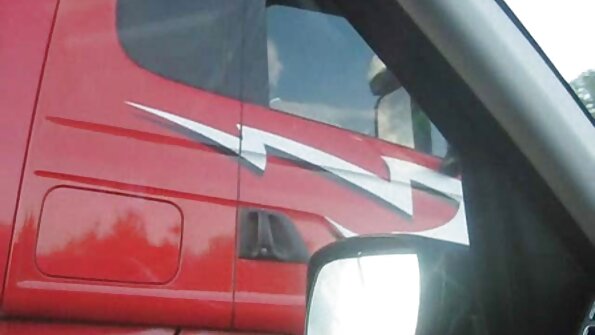 Dispoziție distractivă. plange de durere cand o fute