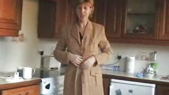 Sex se masturbeaza in masina cu un profesor de educație fizică.