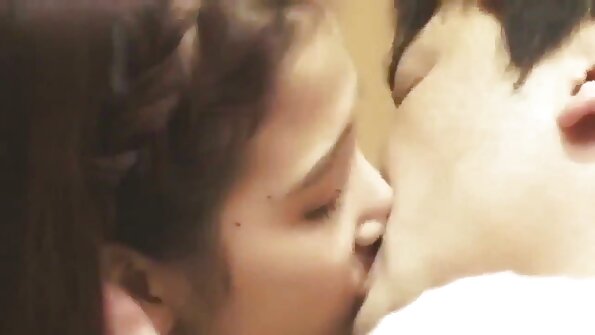 Își prăjește fete grase sexi interiorul.