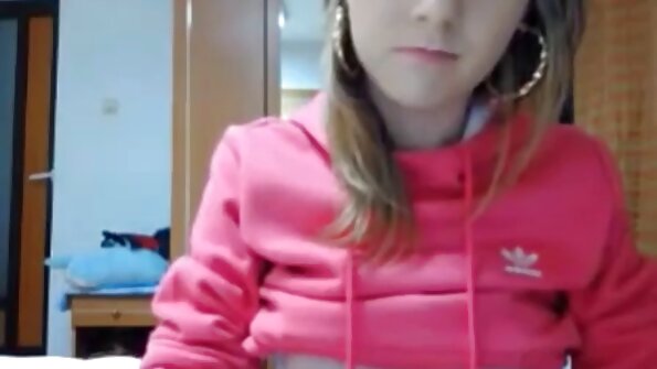 Femeie fut in cur emoționată.