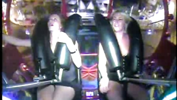 Filmarea filme sexi cu blonde unui prieten pe video.