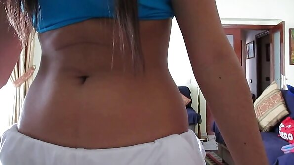 Fantezand in fata grase sexi piscinei.