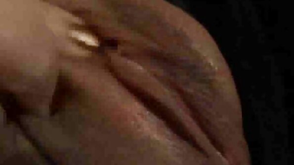 Cu două filme sexi pentru adulti penisuri în gură.