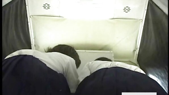 Sex în interior. xxx se fute cu cainele