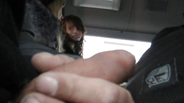 Anyutka filme sexi cu fete și doi tipi.