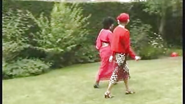 Sex cu film porno in grup două juninci.