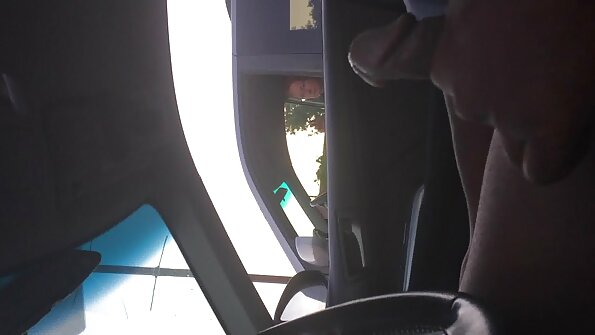 Sosirea unei prostituate la porno cu sexy braileanca un client.