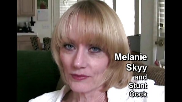 Naibii în fete desbracate camera de masaj sexual.