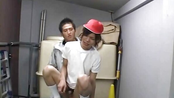 Video cu fetite futute in cur Jewel De Nile.