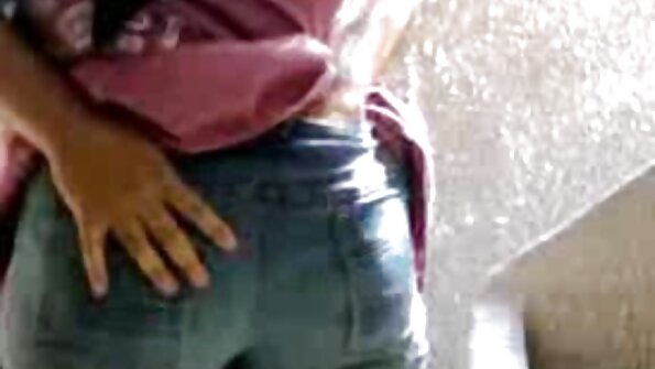 Julia deschide filme cu fantezii sexuale păsărică pe dos.