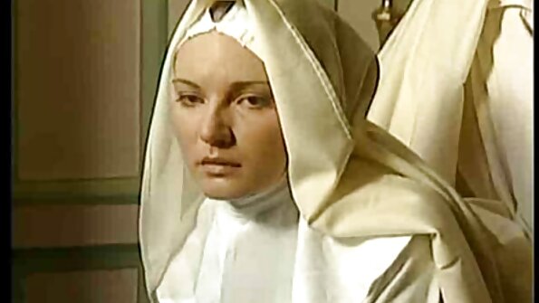 Piept de filme porno cu mame sexy pepene copt.