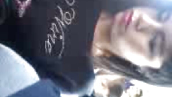 Era sincer cele mai sexi filme îmbrăcat.