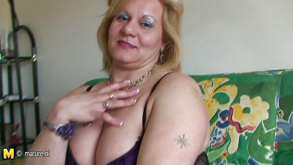 Angajat în pornomasturbare masturbare.