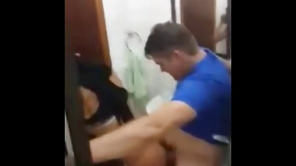 Doc a tras filme sexi cu femei o fetiță asiatică.