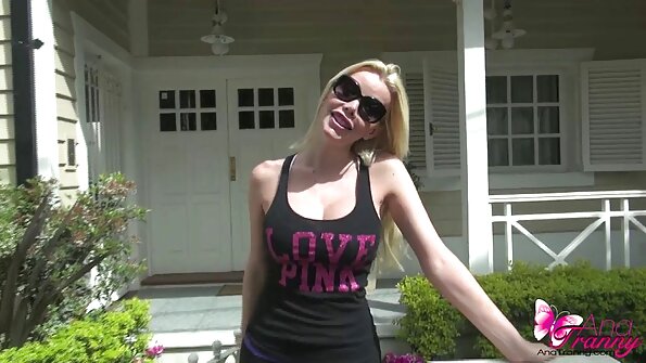 Tatăl își dă dracului fiica. limbi în cur