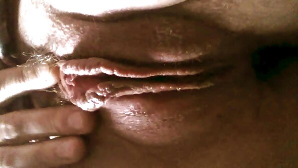 Angelica a venit filme porno cu femei mature și grase în studio pentru o filmare de probă.