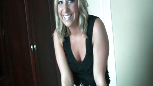 Iubitor de xxx cu fete sexi scârțâit.