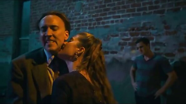 Cățea filme porno cu fete goale cu fundul rece.