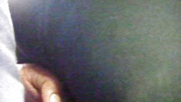 Un bărbat xxx ejaculare feminina a filmat o roșcată făcând din două unghiuri.