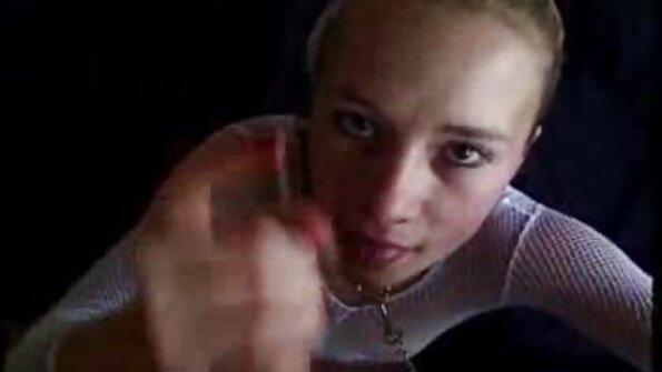 Emily Denver pule sculate