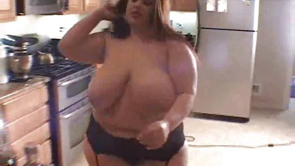 Un bărbat și o filme porno cu femei foarte grase frumoase mature peste 60 de ani xxx fată beată.