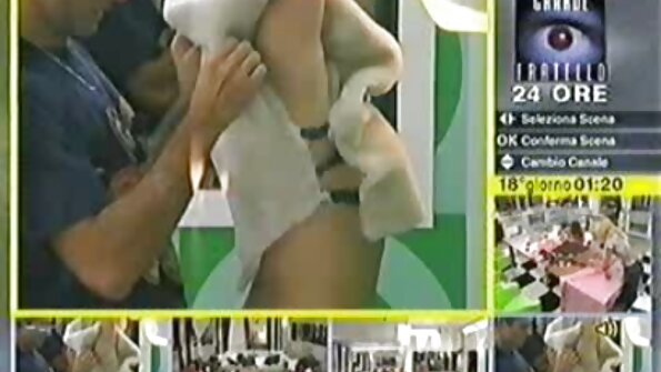 Își xxx mamica întinde fundul.