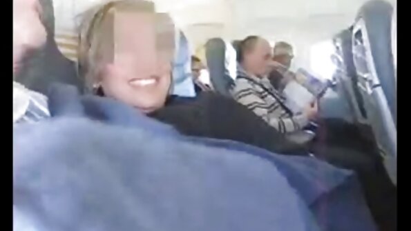 Trage filme sexi ro o păpușă în fund.