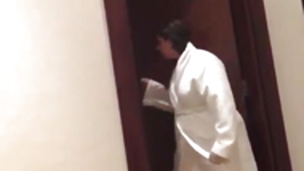 Voiam senzații tari xxx fortat cu o cățea albă.