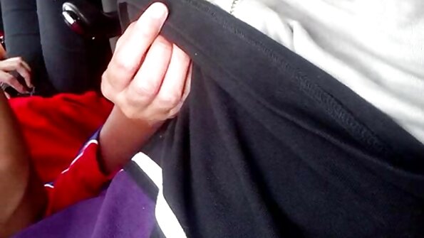 Sex in prezervativ - pentru ca ii xnxx cu brunete este frica sa ejaze inauntru.