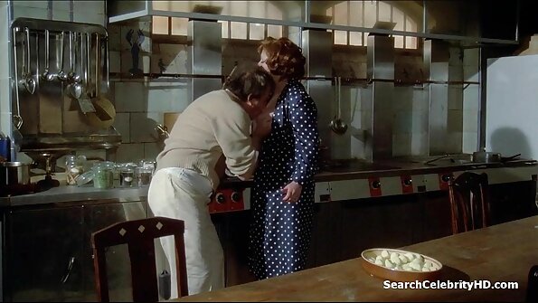 Tipul negrese futacioase a invitat fata.