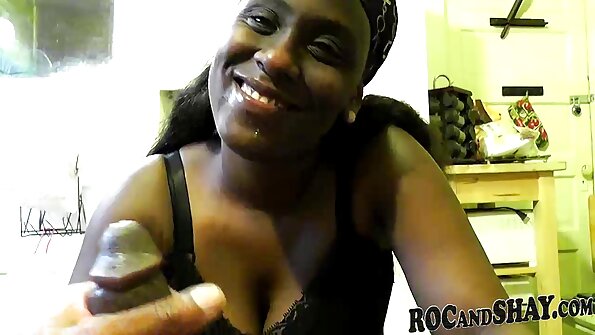 Ei preferă experimentele. fete dolofane